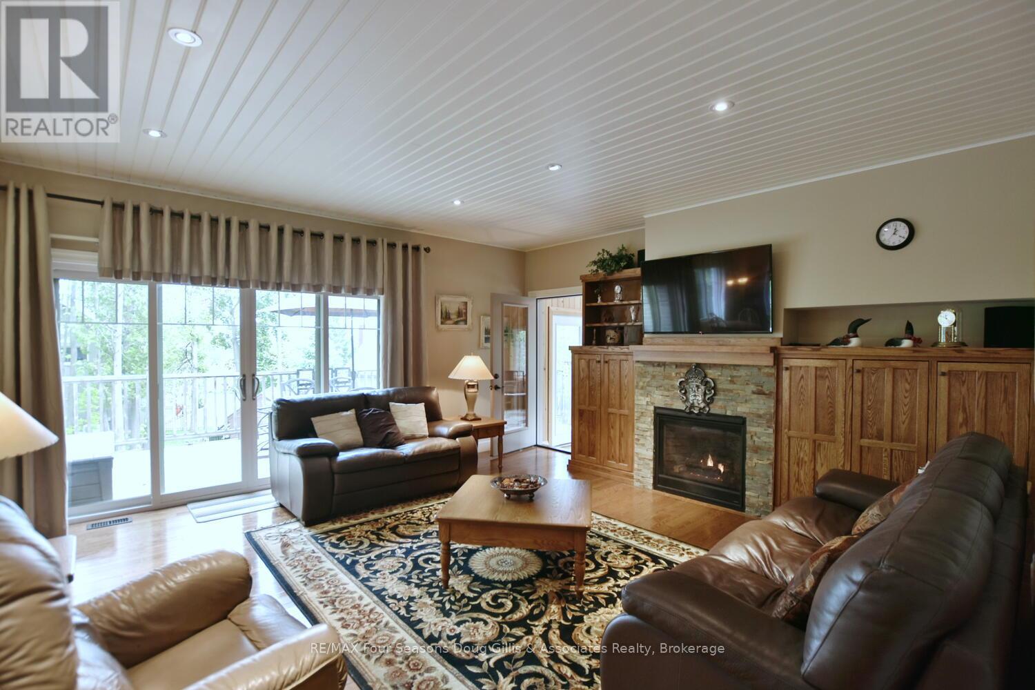 135 Algonquin Drive, Meaford, Ontario  N4L 0A7 - Photo 11 - X12467675