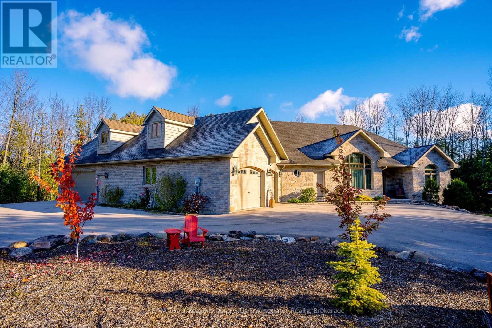 135 Algonquin Drive, Meaford, Ontario  N4L 0A7 - Photo 7 - X12467675