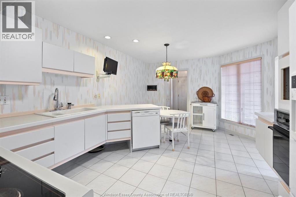 15 Fairway Crescent, Amherstburg, Ontario  N9V 3T5 - Photo 7 - 25027453