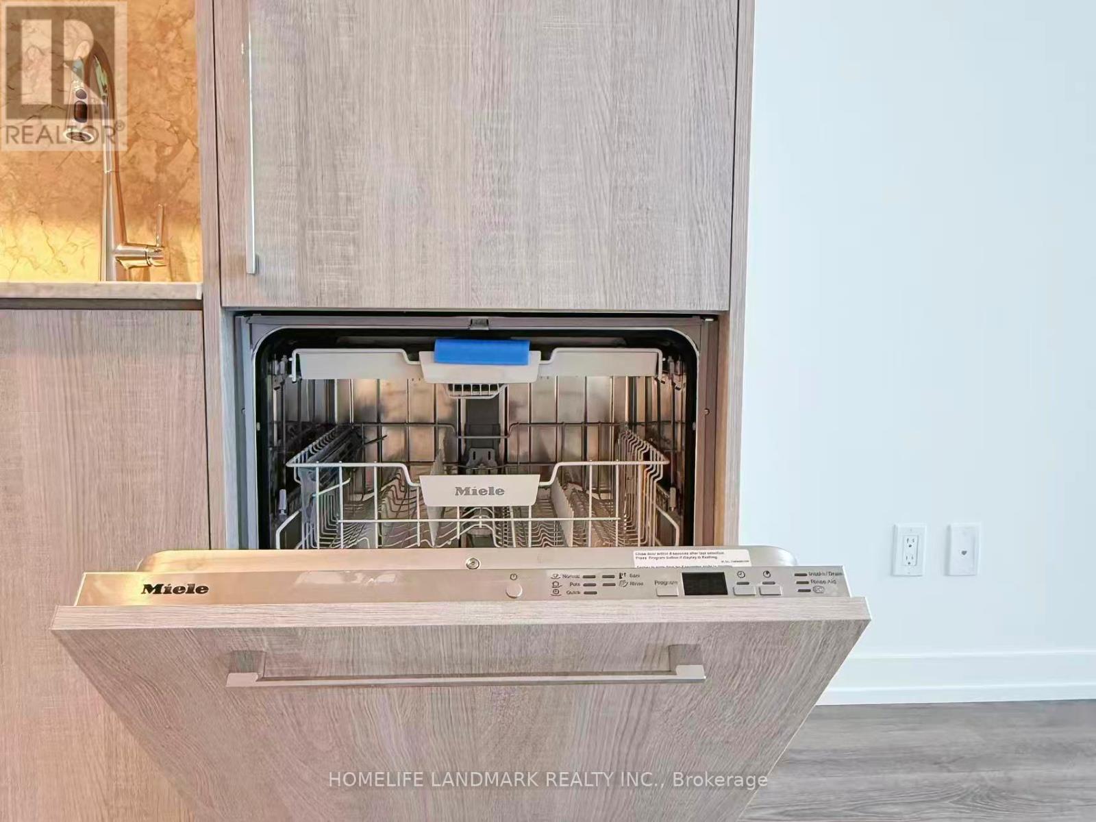 2201 - 771 Yonge Street, Toronto, Ontario  M4W 0B8 - Photo 10 - C12487232