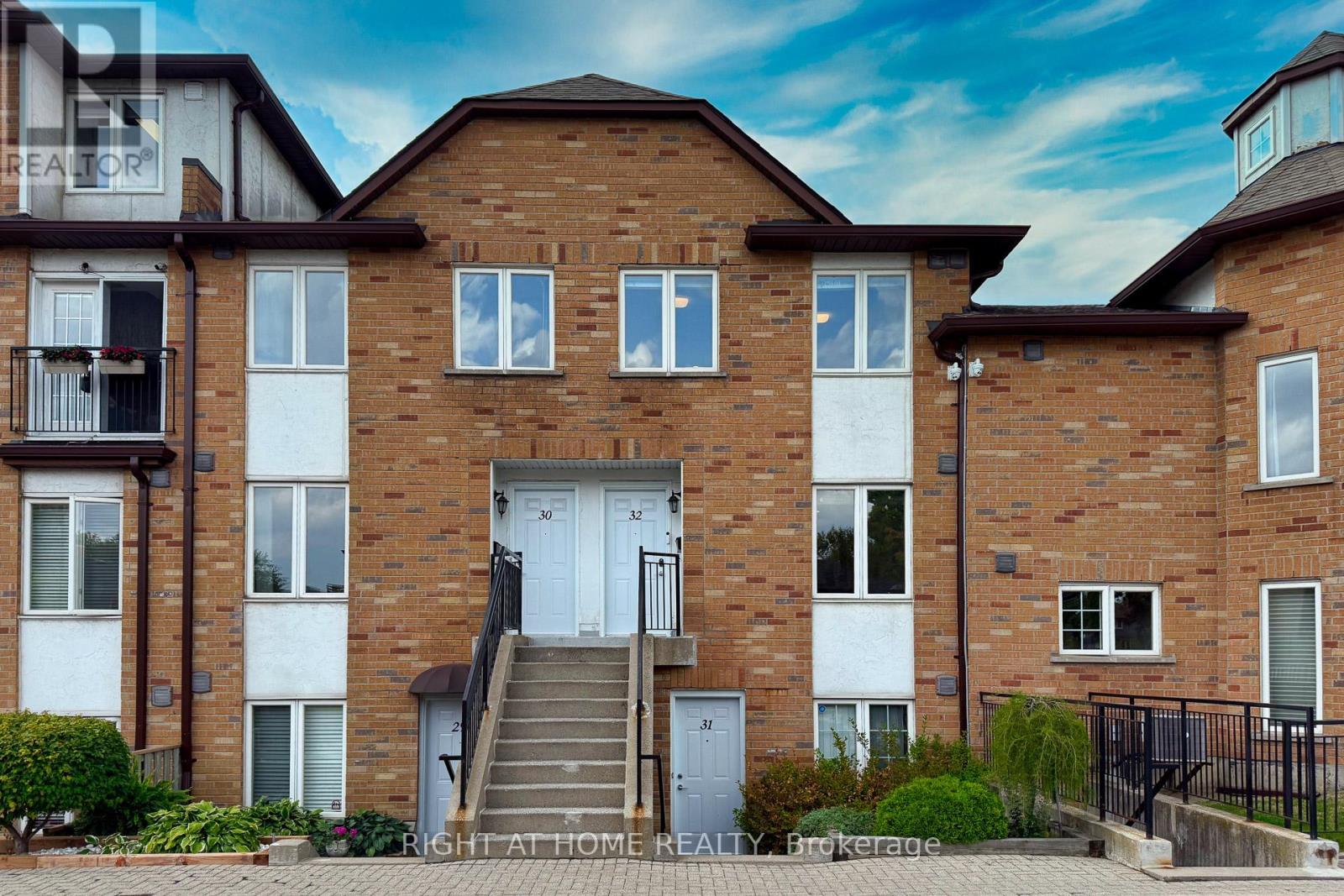 #32 - 988 SHEPPARD AVENUE W, Toronto, Ontario