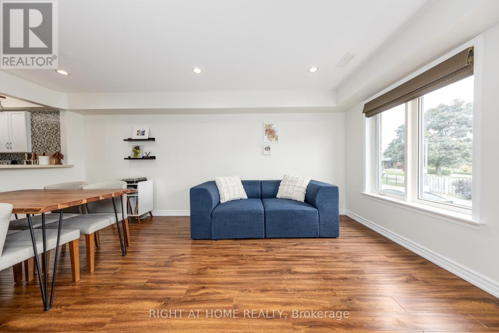 #32 - 988 Sheppard Avenue W, Toronto, Ontario  M3H 2T6 - Photo 4 - C12487246