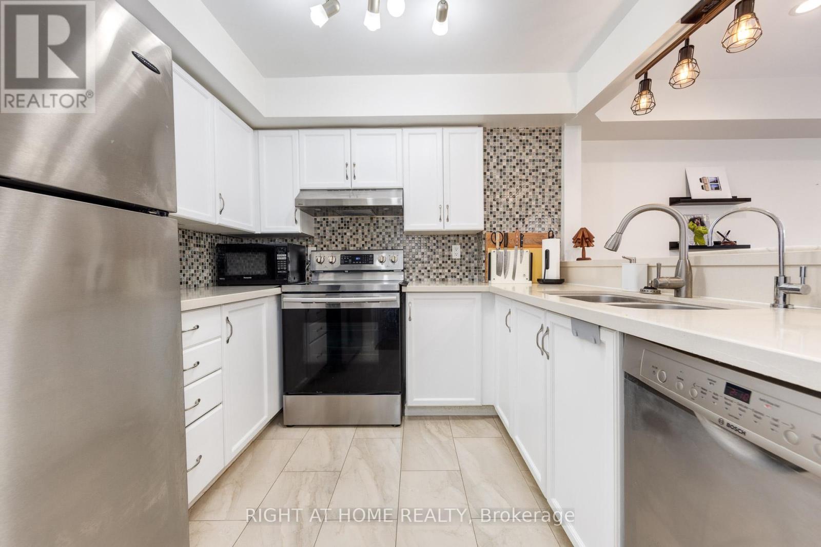 #32 - 988 Sheppard Avenue W, Toronto, Ontario  M3H 2T6 - Photo 7 - C12487246