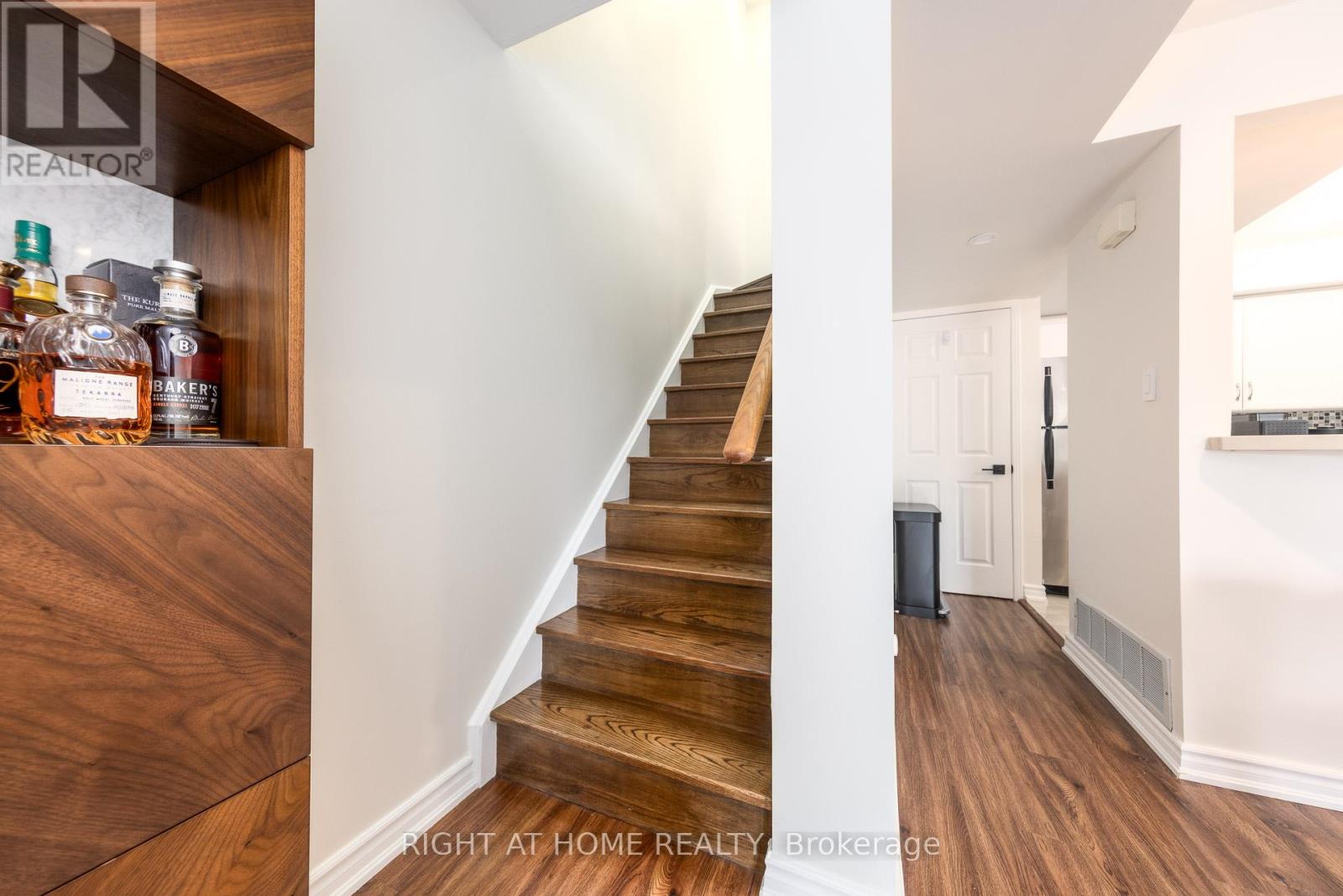 #32 - 988 Sheppard Avenue W, Toronto, Ontario  M3H 2T6 - Photo 9 - C12487246