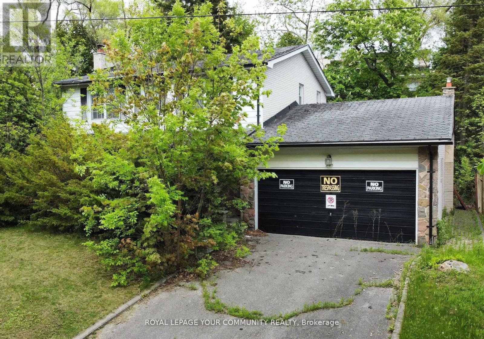 225 OLD YONGE STREET, Toronto, Ontario