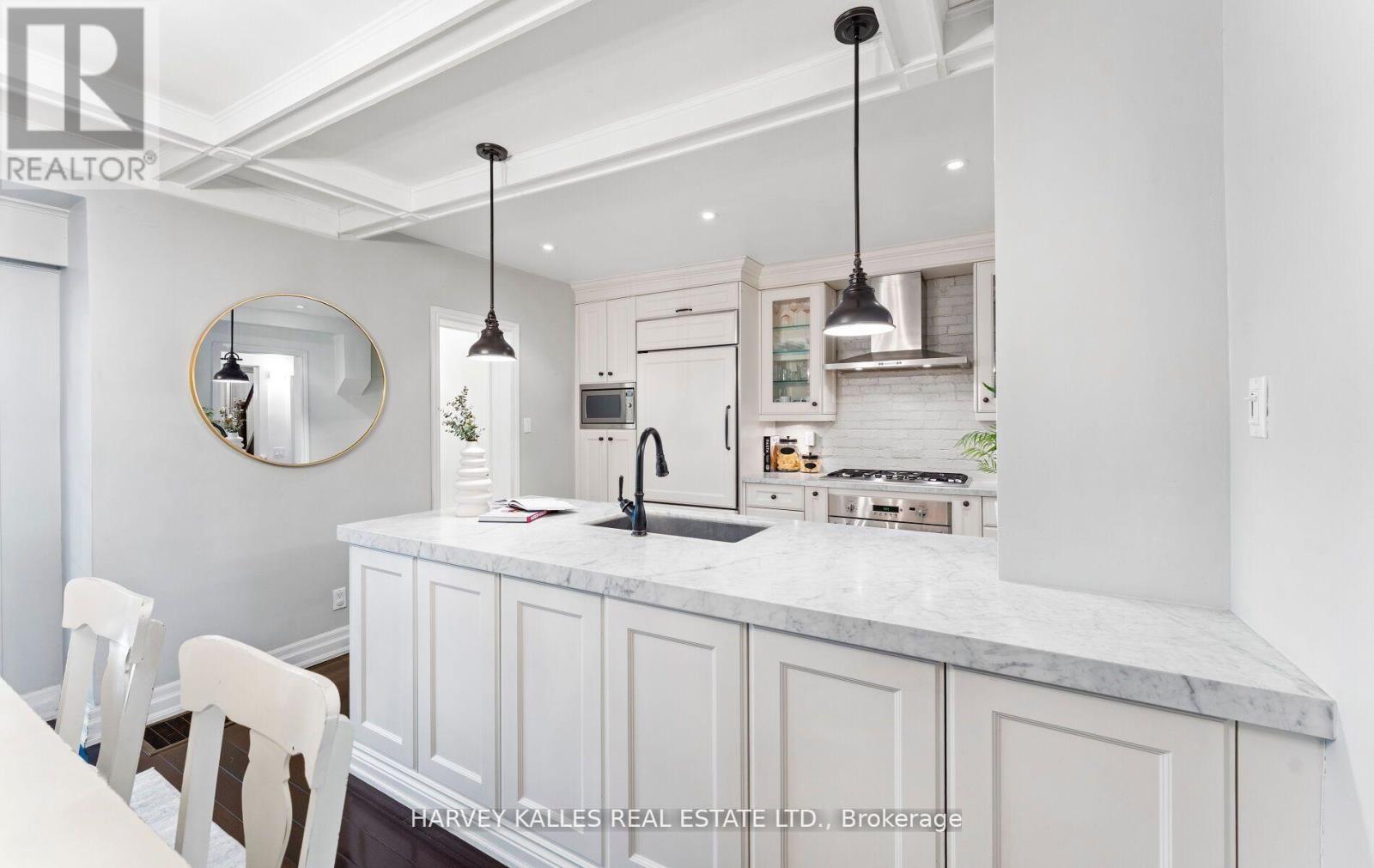 306 Wychwood Avenue, Toronto (Humewood-Cedarvale), Ontario  M6C 2T8 - Photo 13 - C12487282