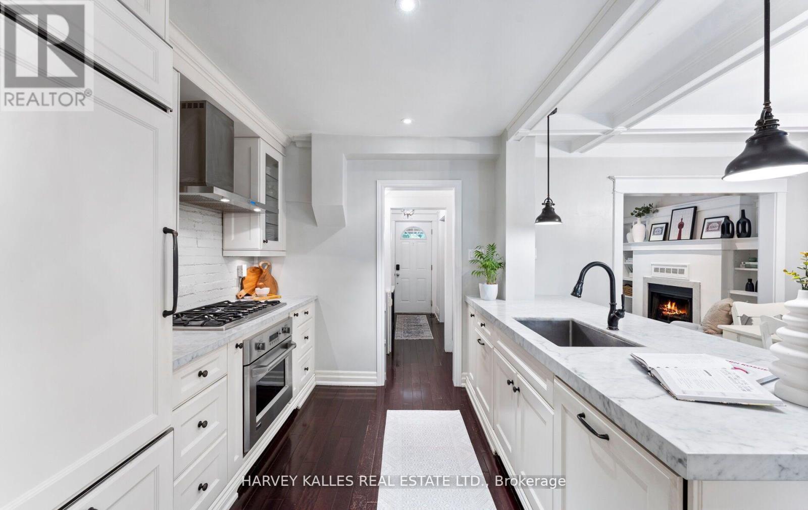 306 Wychwood Avenue, Toronto (Humewood-Cedarvale), Ontario  M6C 2T8 - Photo 14 - C12487282