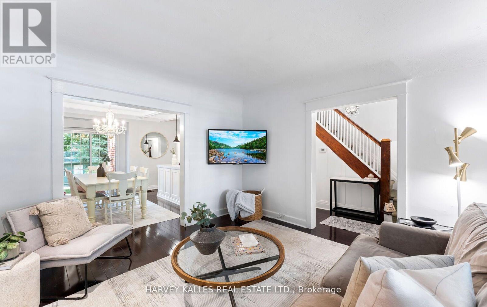 306 Wychwood Avenue, Toronto (Humewood-Cedarvale), Ontario  M6C 2T8 - Photo 7 - C12487282