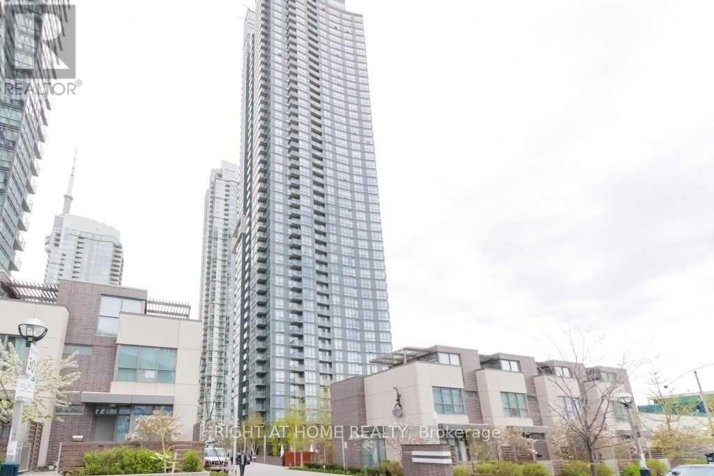 5301 - 11 BRUNEL COURT, Toronto, Ontario