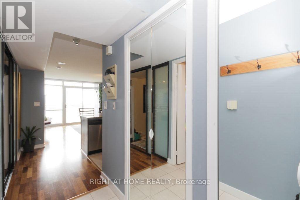 5301 - 11 Brunel Court, Toronto, Ontario  M5V 3Y3 - Photo 2 - C12487284