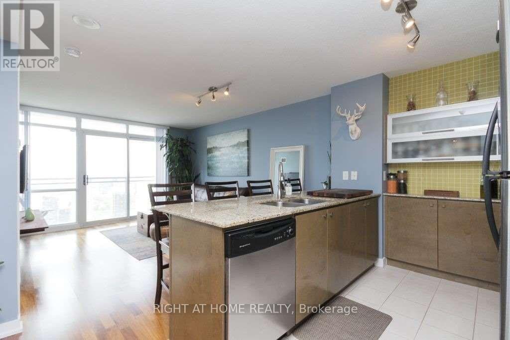 5301 - 11 Brunel Court, Toronto, Ontario  M5V 3Y3 - Photo 4 - C12487284