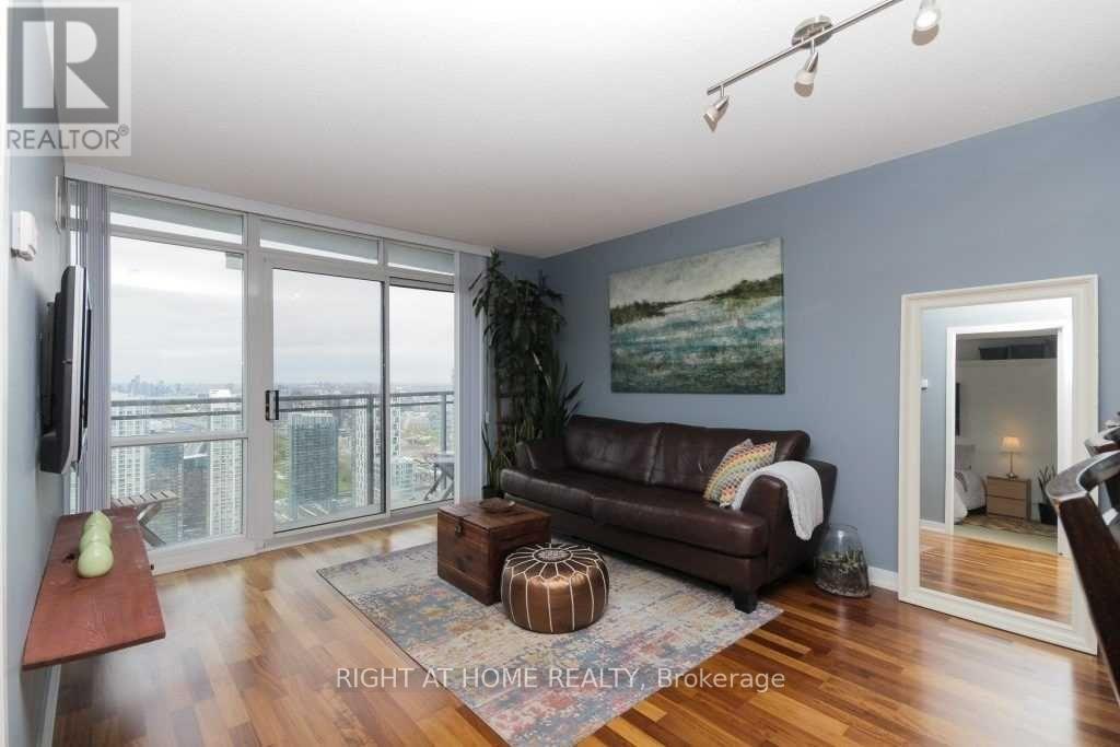 5301 - 11 Brunel Court, Toronto, Ontario  M5V 3Y3 - Photo 8 - C12487284