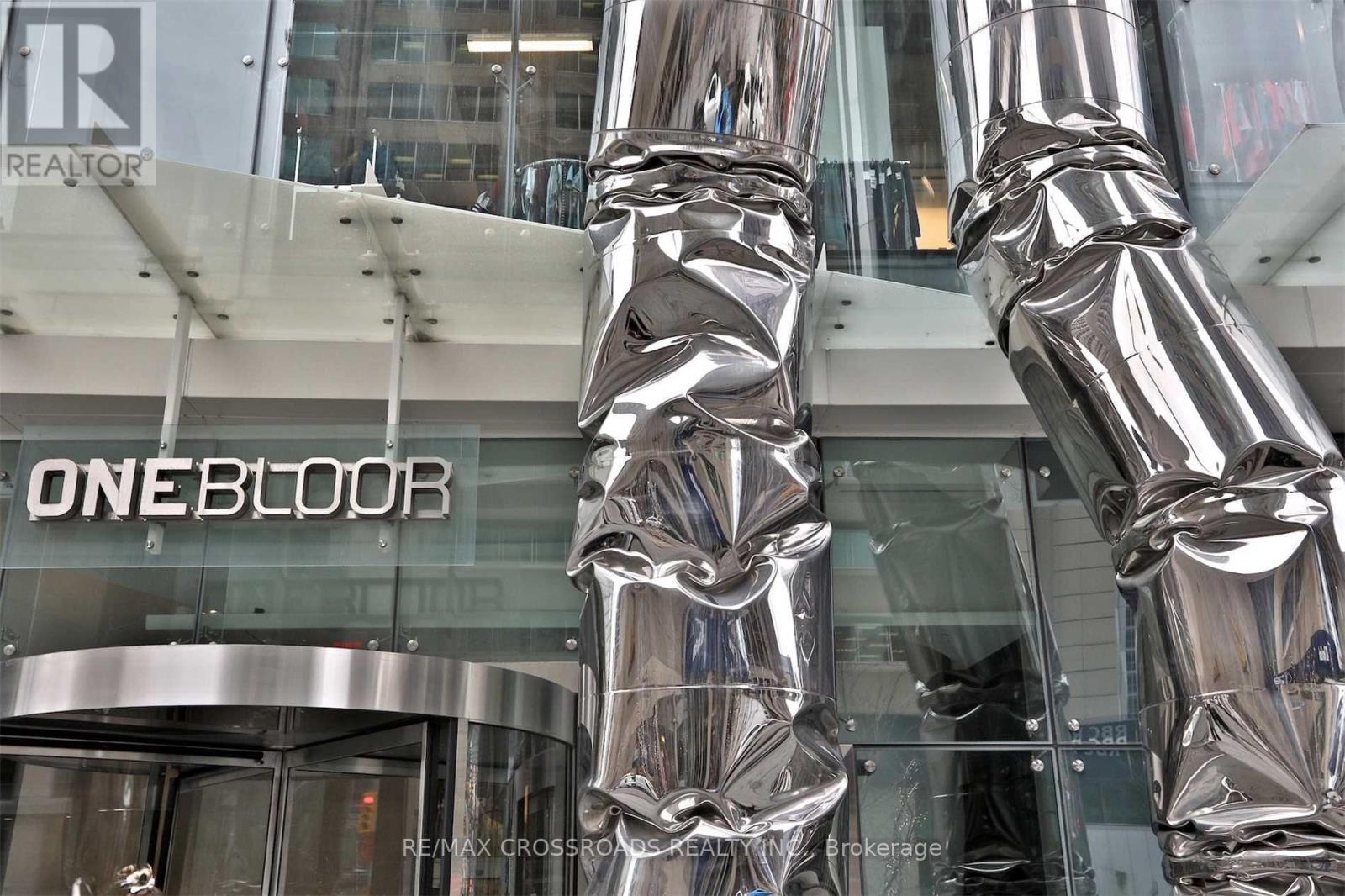 5010 - 1 Bloor Street E, Toronto, Ontario  M4W 1A9 - Photo 2 - C12487287