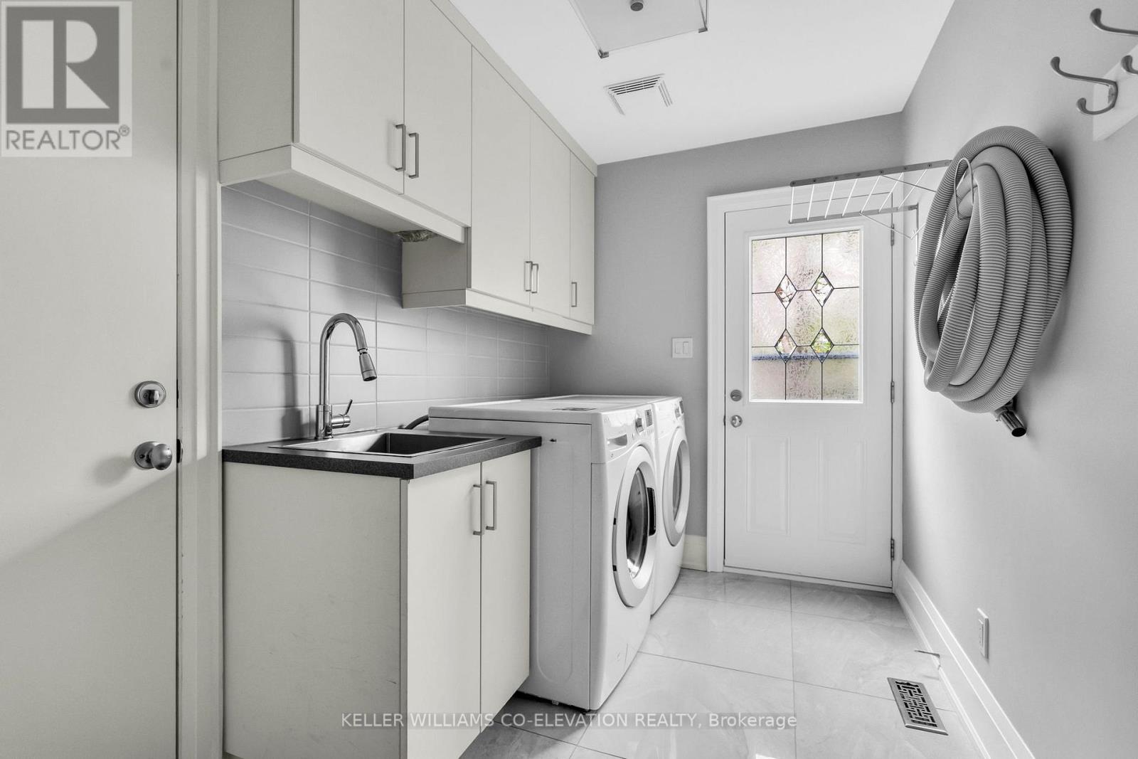 57 Tobruk Crescent, Toronto, Ontario  M2M 3B5 - Photo 11 - C12487326