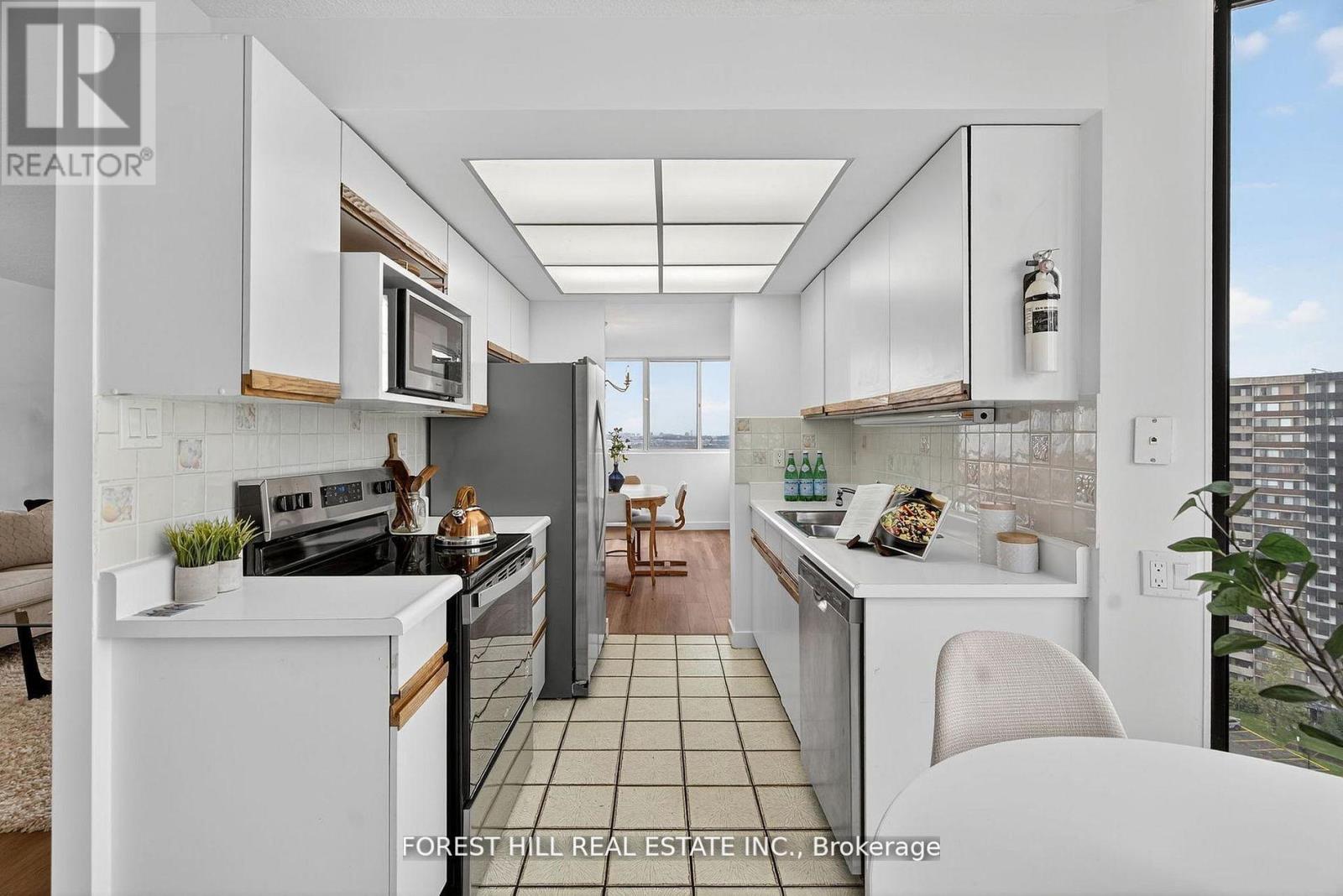 1802 - 80 Antibes Drive, Toronto, Ontario  M2R 3N5 - Photo 14 - C12487381