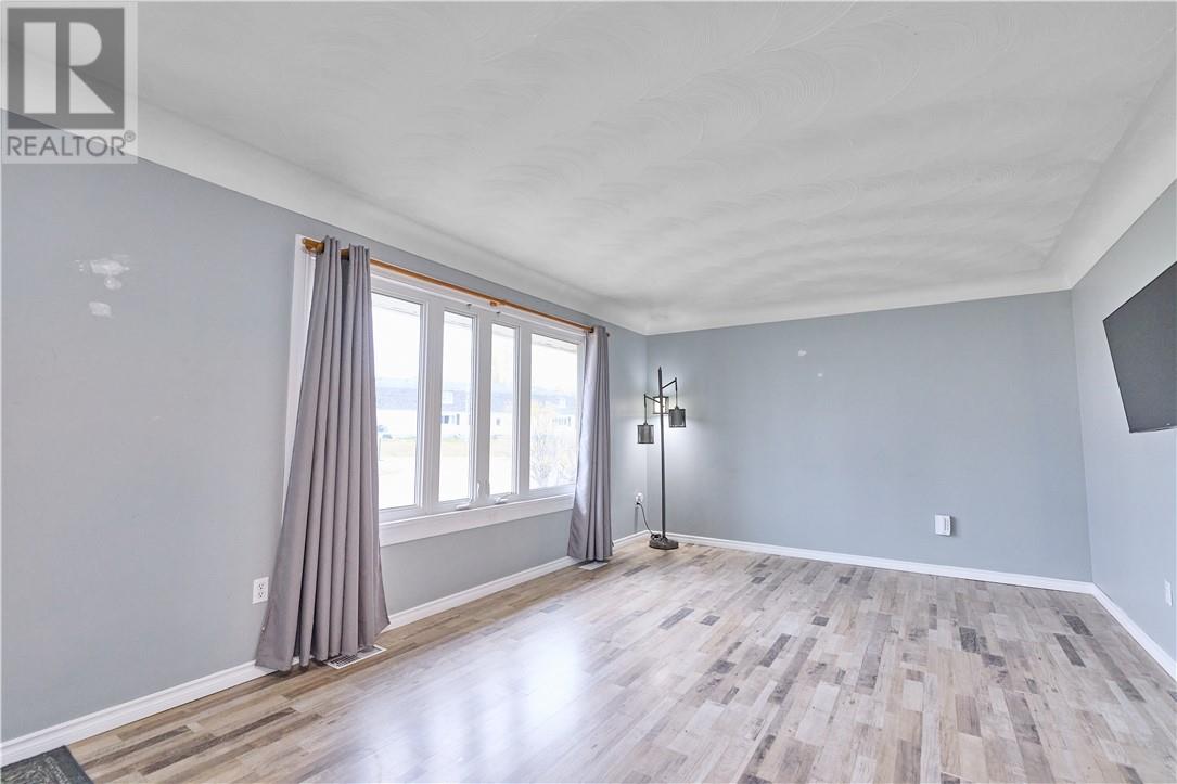 22 Catherine Drive, Sudbury, Ontario  P3L 1H3 - Photo 4 - 2125414