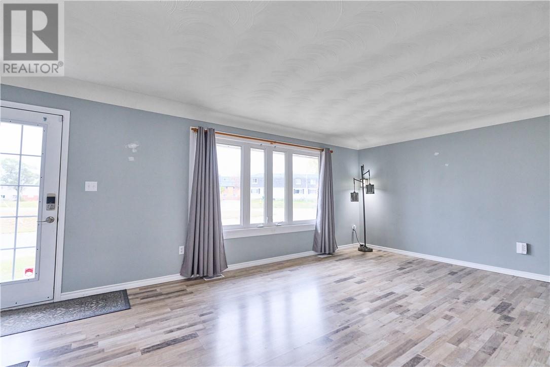 22 Catherine Drive, Sudbury, Ontario  P3L 1H3 - Photo 5 - 2125414