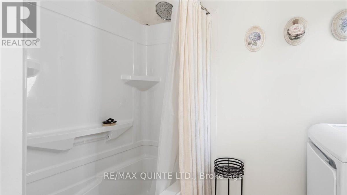 107 Ashley Street, Belleville, Ontario  K0K 2B0 - Photo 25 - X12443998