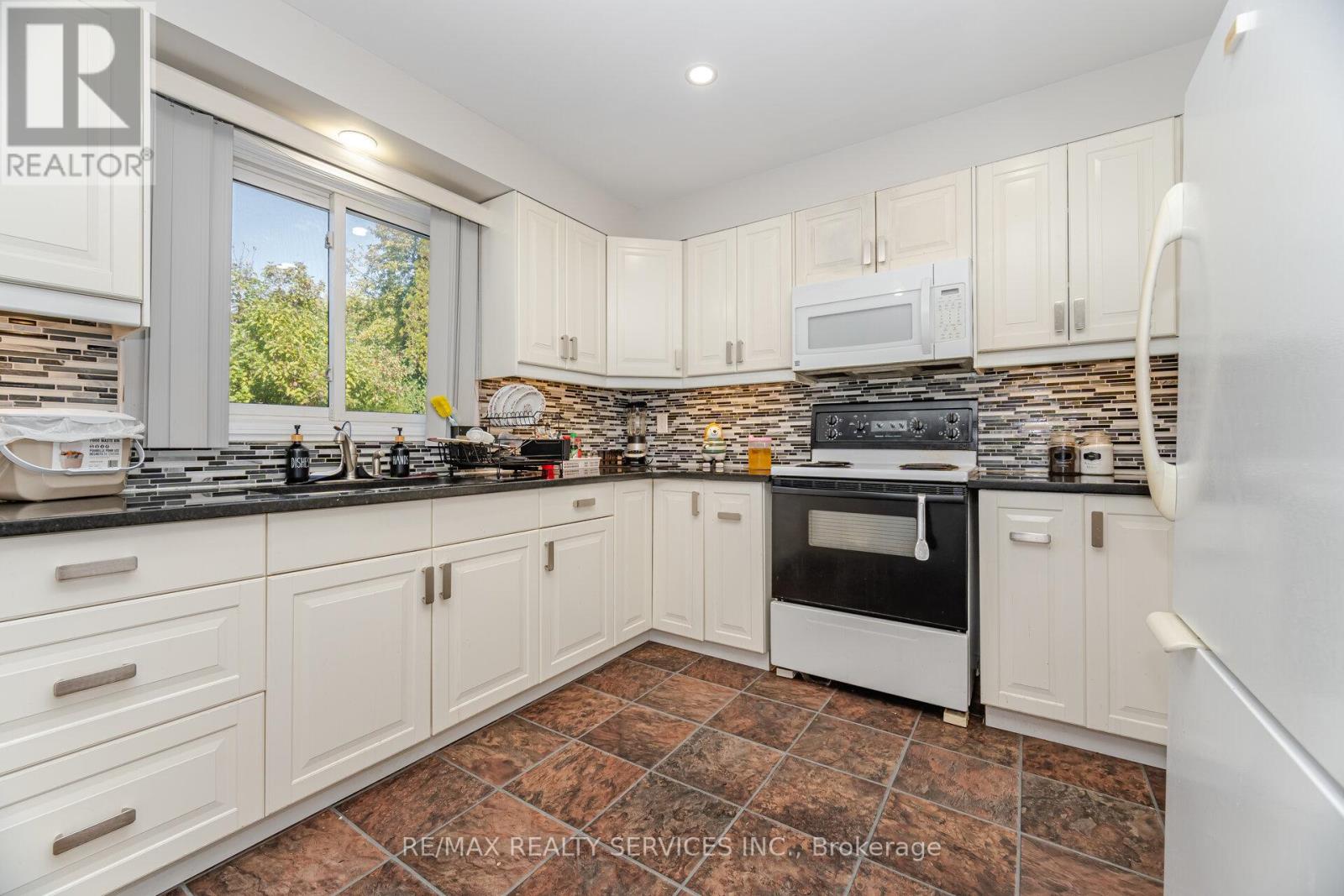 14 Milner Crescent, Ajax (South West), Ontario  L1S 4W3 - Photo 12 - E12487258