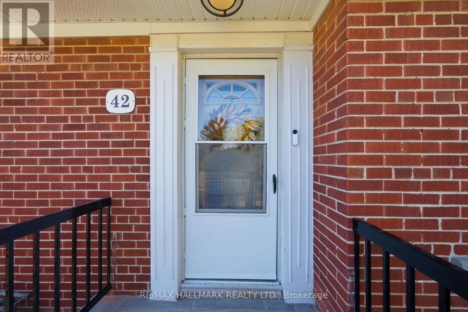 42 Marsh Road, Toronto, Ontario  M1K 1Y9 - Photo 5 - E12487272