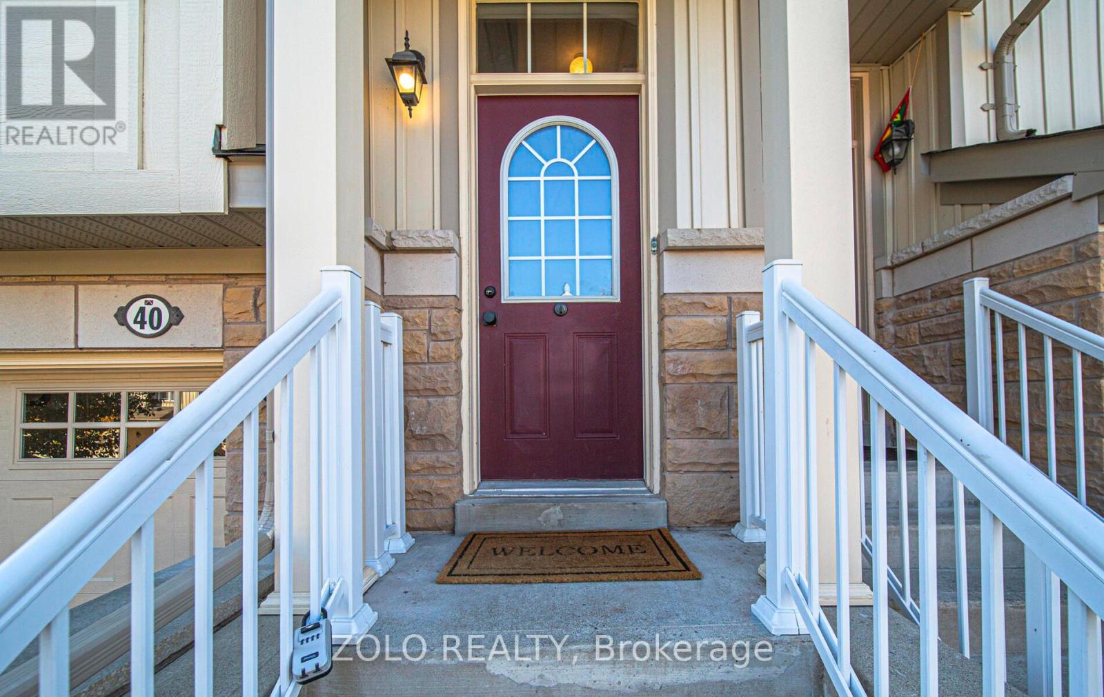 40 Farmstead Drive, Clarington (Bowmanville), Ontario  L1C 0K9 - Photo 2 - E12487288