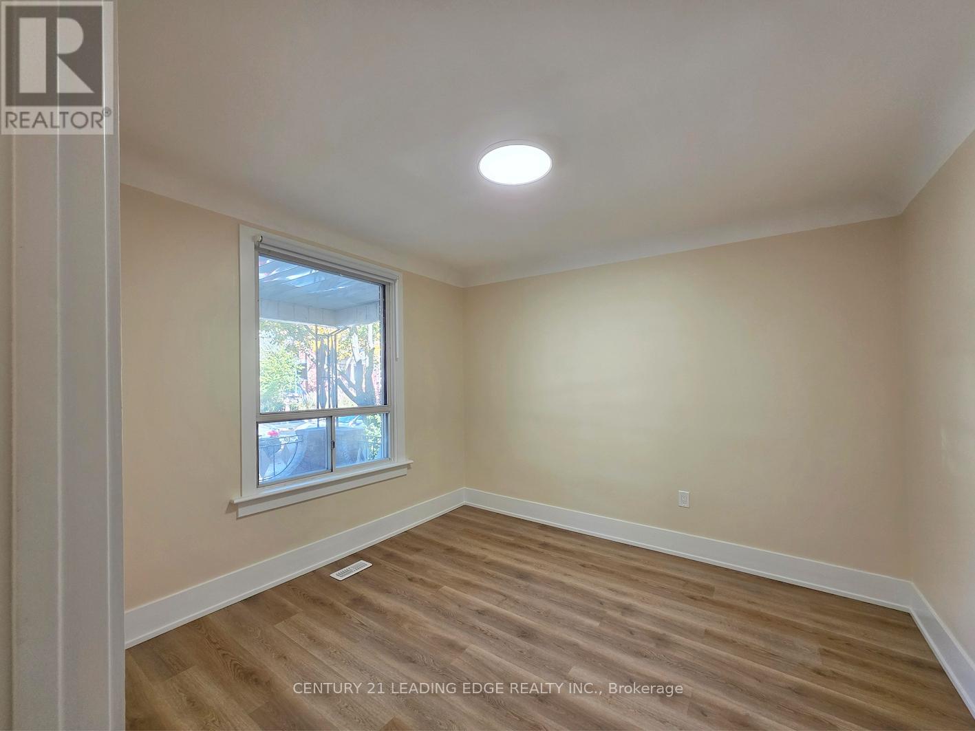 Main - 51 Dearbourne Avenue, Toronto, Ontario  M4K 1M6 - Photo 3 - E12487365