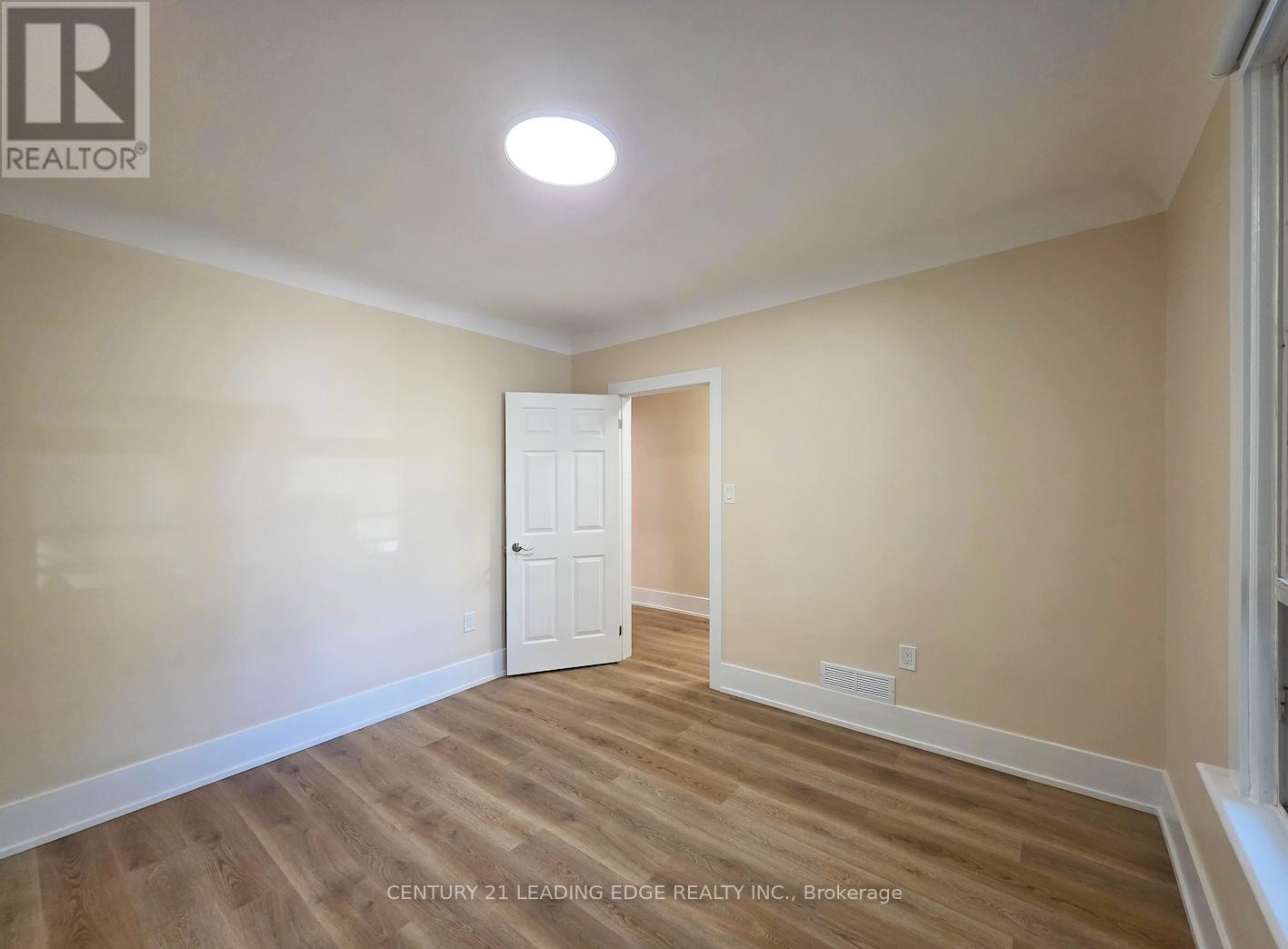 Main - 51 Dearbourne Avenue, Toronto, Ontario  M4K 1M6 - Photo 4 - E12487365