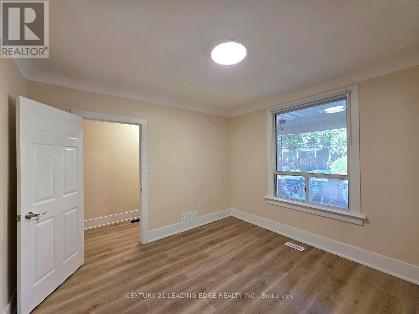 Main - 51 Dearbourne Avenue, Toronto, Ontario  M4K 1M6 - Photo 5 - E12487365