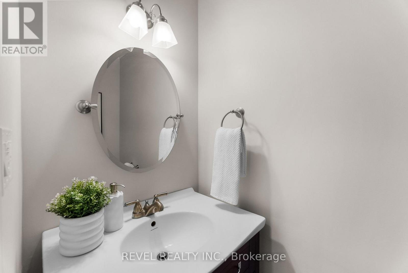 330 Regal Briar Street, Whitby (Blue Grass Meadows), Ontario  L1N 6N1 - Photo 15 - E12487373