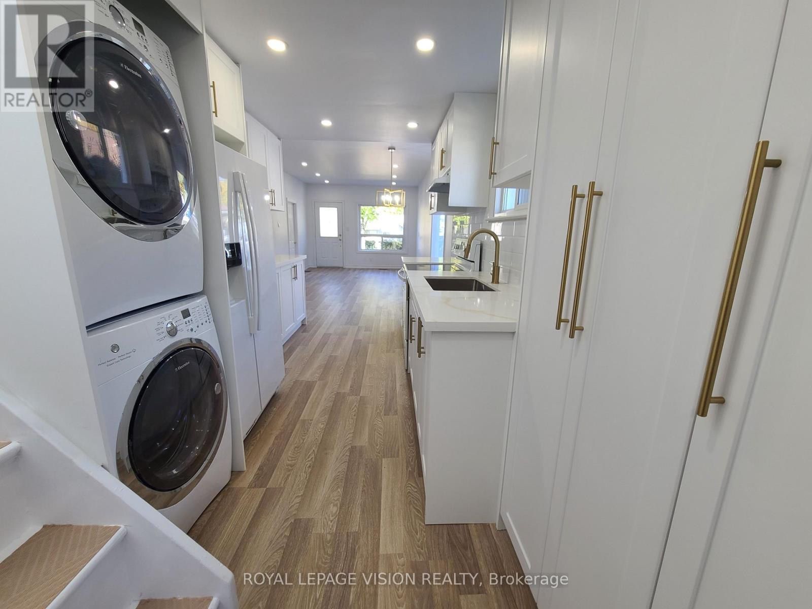 157 College Avenue, Oshawa (Vanier), Ontario  L1J 1R3 - Photo 12 - E12484965