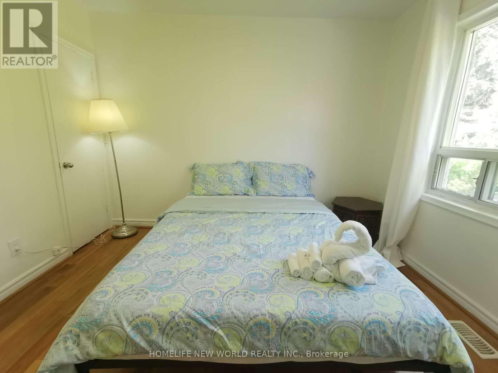 92 Earlton Road, Toronto, Ontario  M1T 2R6 - Photo 7 - E12486838