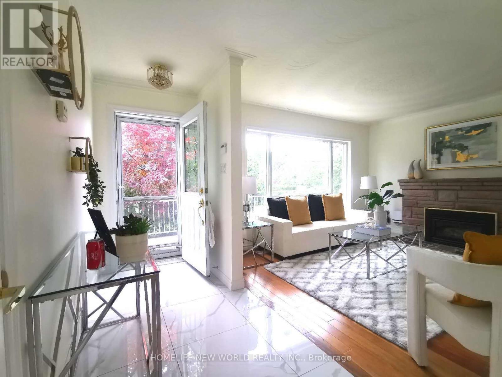 92 Earlton Road, Toronto, Ontario  M1T 2R6 - Photo 2 - E12486838