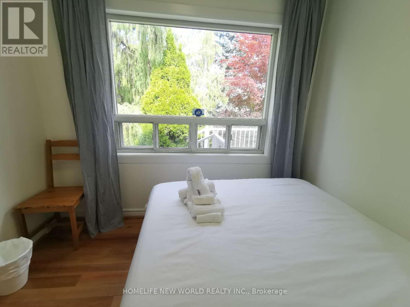 92 Earlton Road, Toronto, Ontario  M1T 2R6 - Photo 11 - E12486838