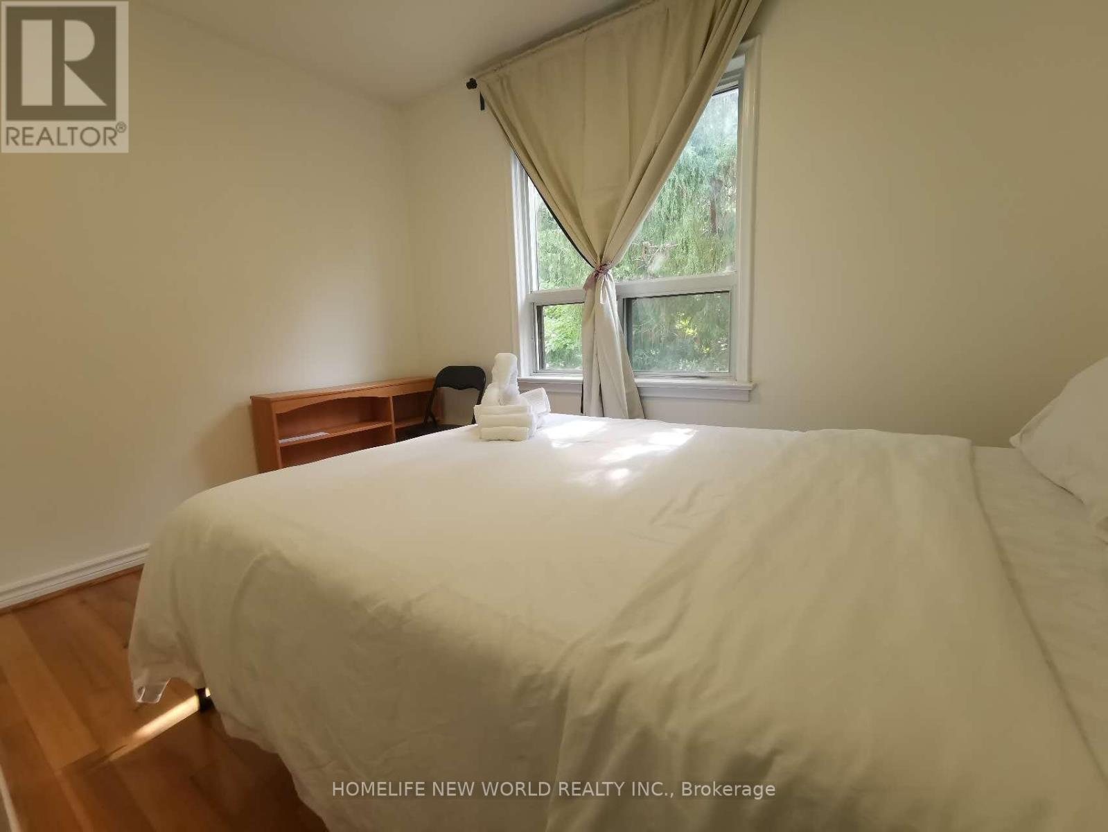 92 Earlton Road, Toronto, Ontario  M1T 2R6 - Photo 9 - E12486838