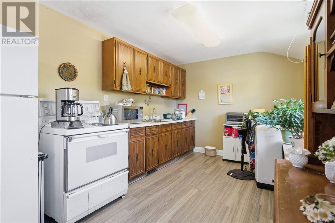 648-650 Lilac Street, Sudbury, Ontario  P3E 4E1 - Photo 4 - 2125408