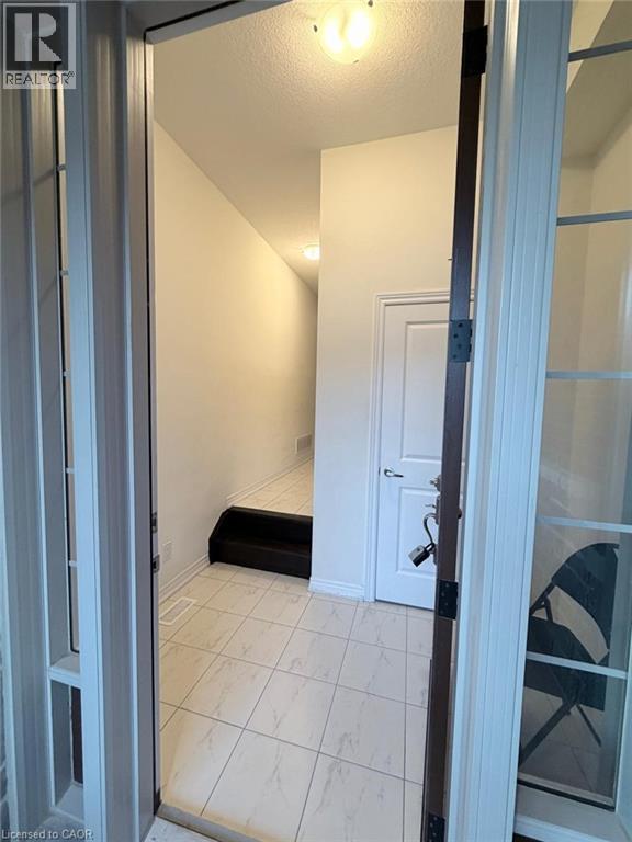 220 Broadacre Drive, Kitchener, Ontario  N2R 0S6 - Photo 4 - 40783959