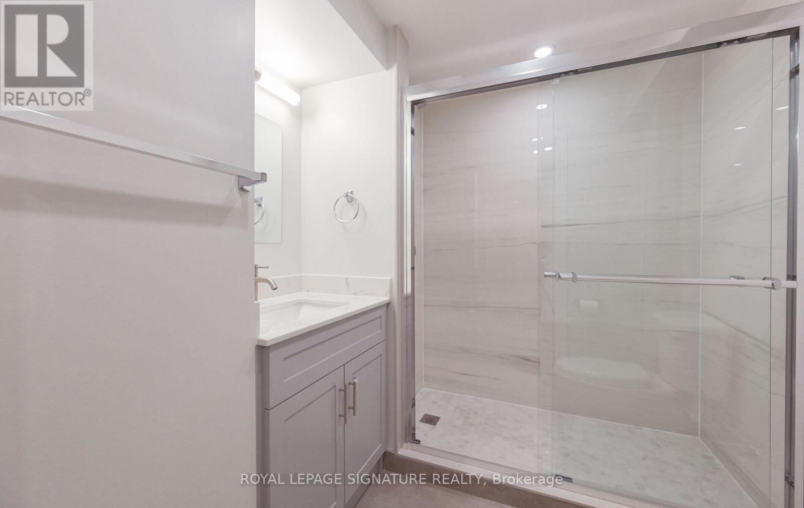 3980 Midhurst Lane, Mississauga, Ontario  L4Z 1C7 - Photo 19 - W12487178