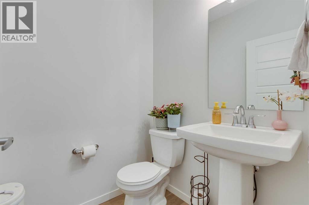 119 Herron Street Ne, Calgary, Alberta  T3P 1Y9 - Photo 6 - A2259561