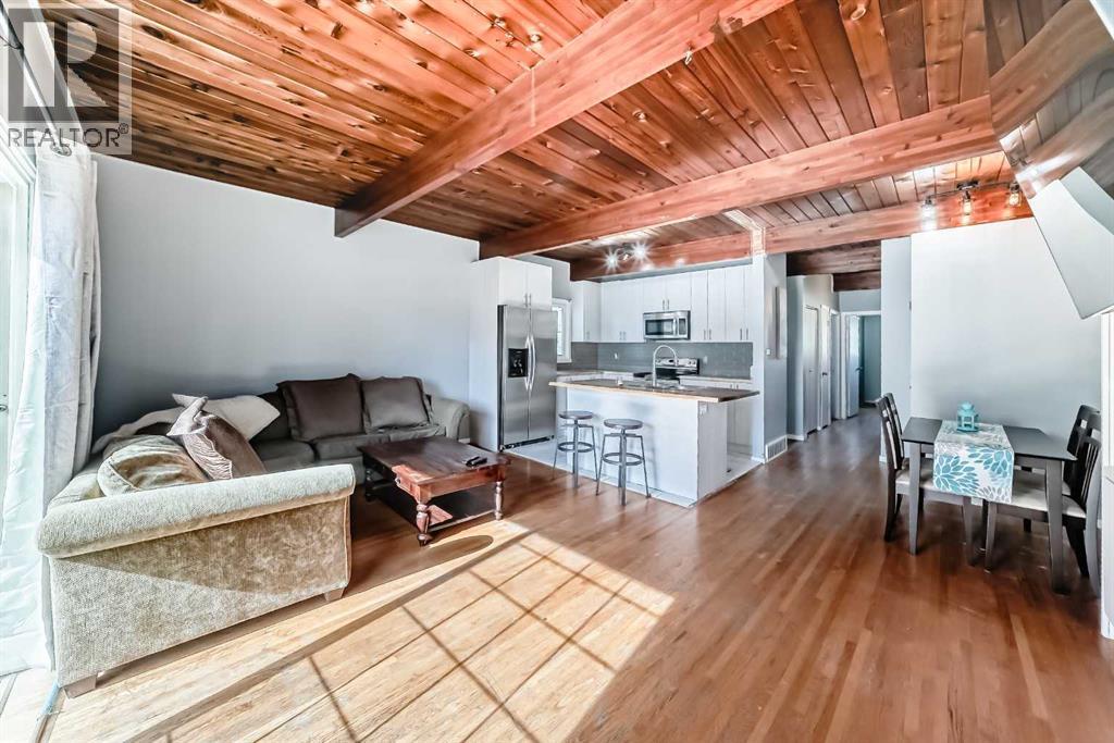 7508 36 Avenue Nw, Calgary, Alberta  t3b 1v3 - Photo 3 - A2261361