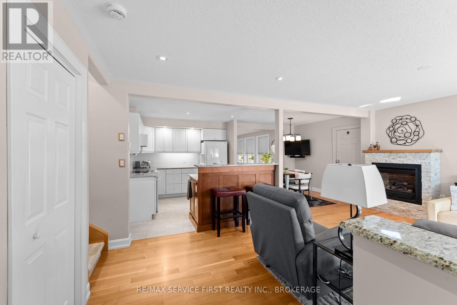 998 Woodbine Road, Kingston (North Of Taylor-Kidd Blvd), Ontario  K7P 2V9 - Photo 5 - X12487387