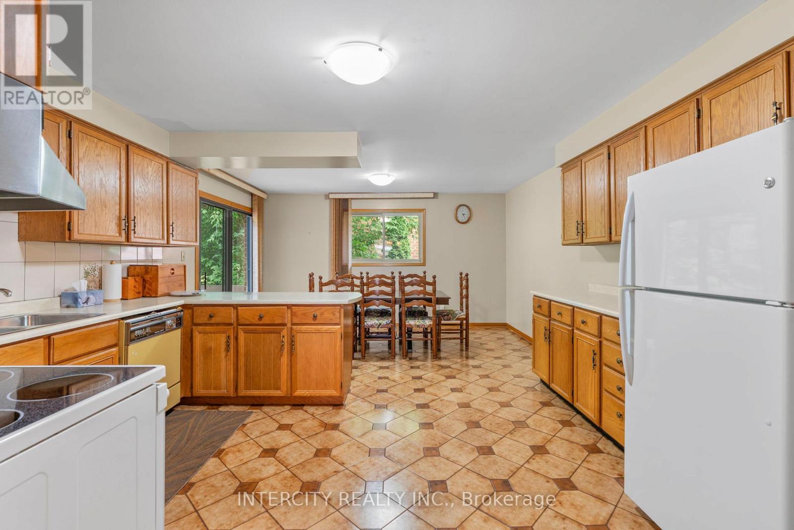 64 Brandy Crescent, Vaughan, Ontario  L4L 3C7 - Photo 11 - N12487234