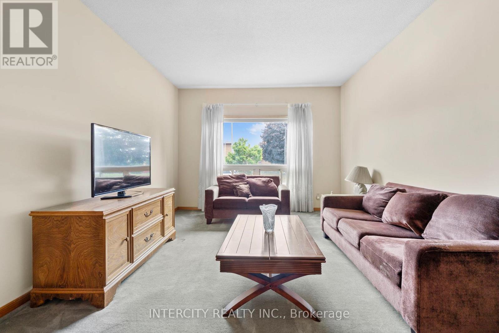 64 Brandy Crescent, Vaughan, Ontario  L4L 3C7 - Photo 3 - N12487234