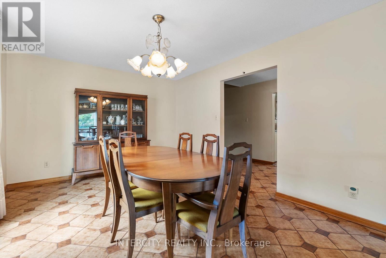 64 Brandy Crescent, Vaughan, Ontario  L4L 3C7 - Photo 8 - N12487234