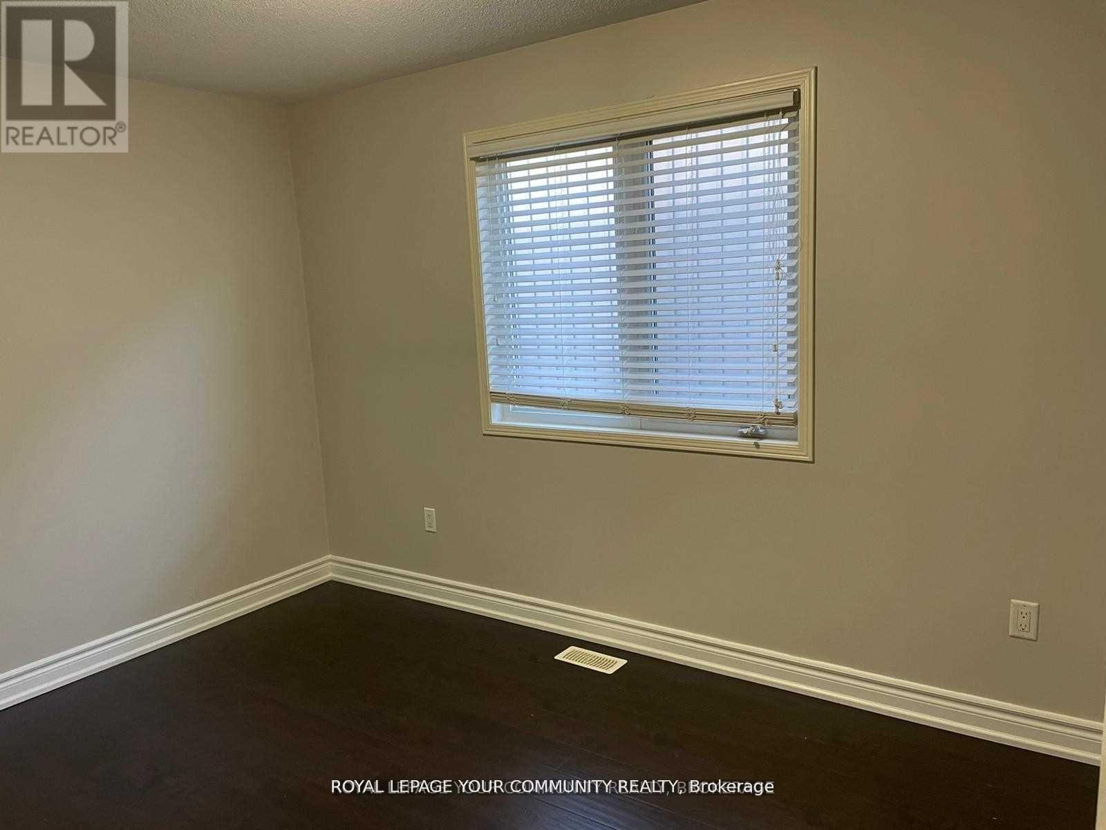 122 Russel Drive, Bradford West Gwillimbury, Ontario  L3Z 0M8 - Photo 19 - N12487244