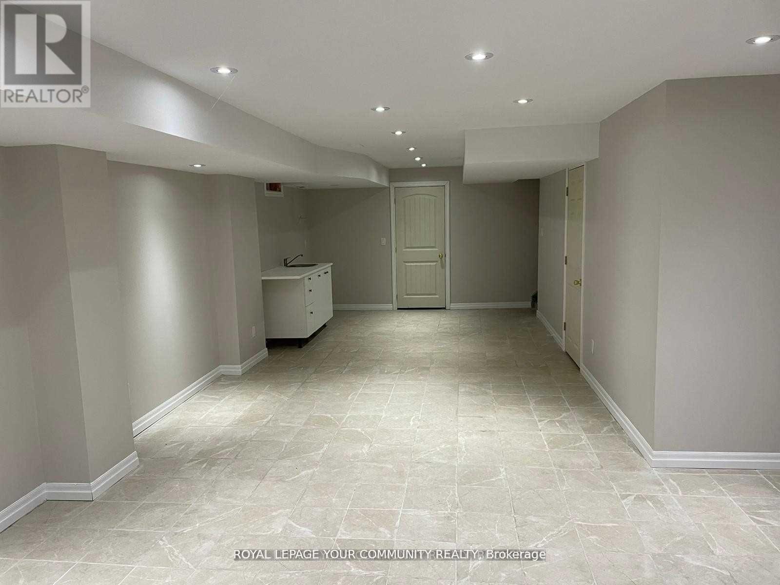 122 Russel Drive, Bradford West Gwillimbury, Ontario  L3Z 0M8 - Photo 20 - N12487244