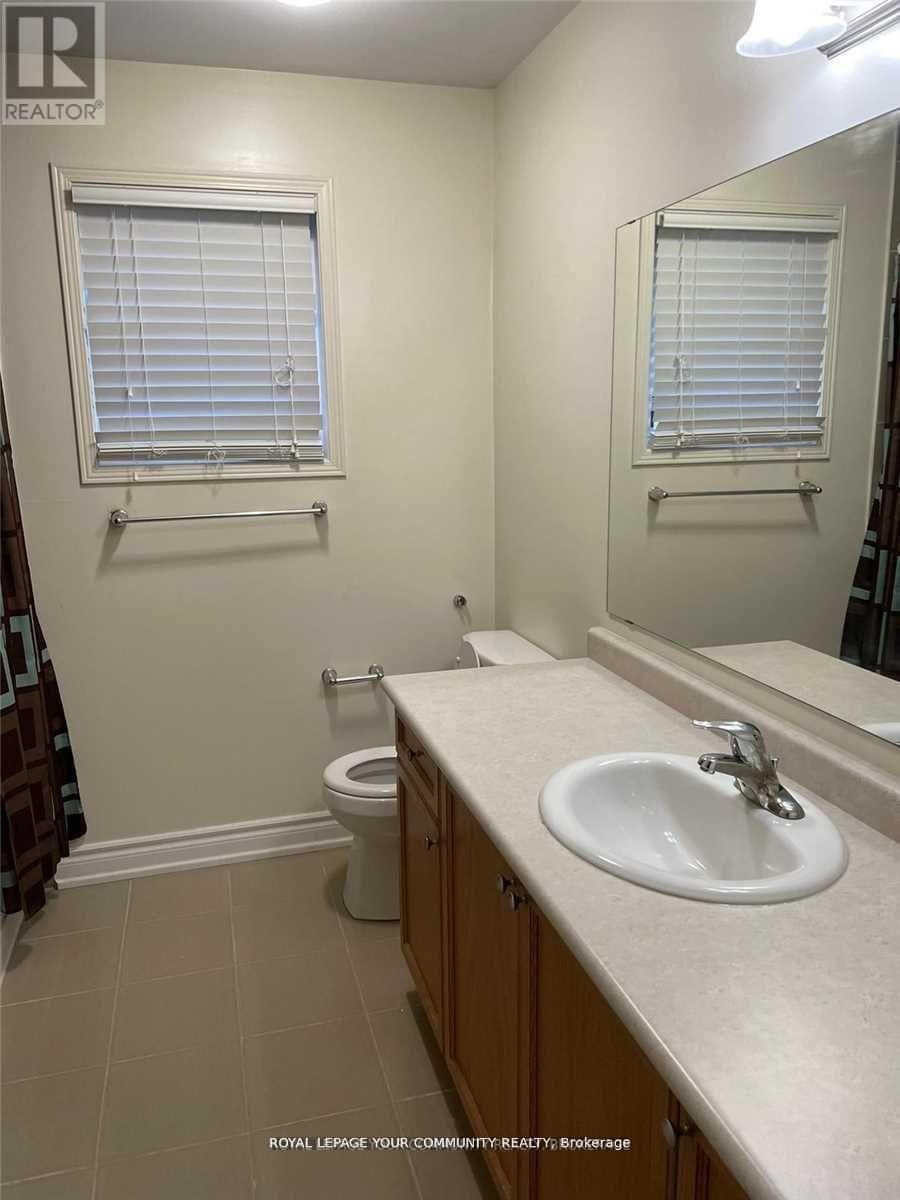 122 Russel Drive, Bradford West Gwillimbury, Ontario  L3Z 0M8 - Photo 9 - N12487244