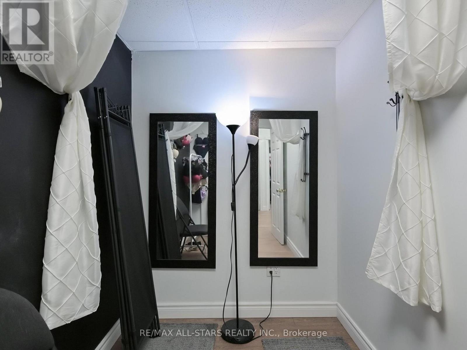 3a - 38 Wellington Street E, Aurora, Ontario  L4G 1H5 - Photo 18 - N12487280