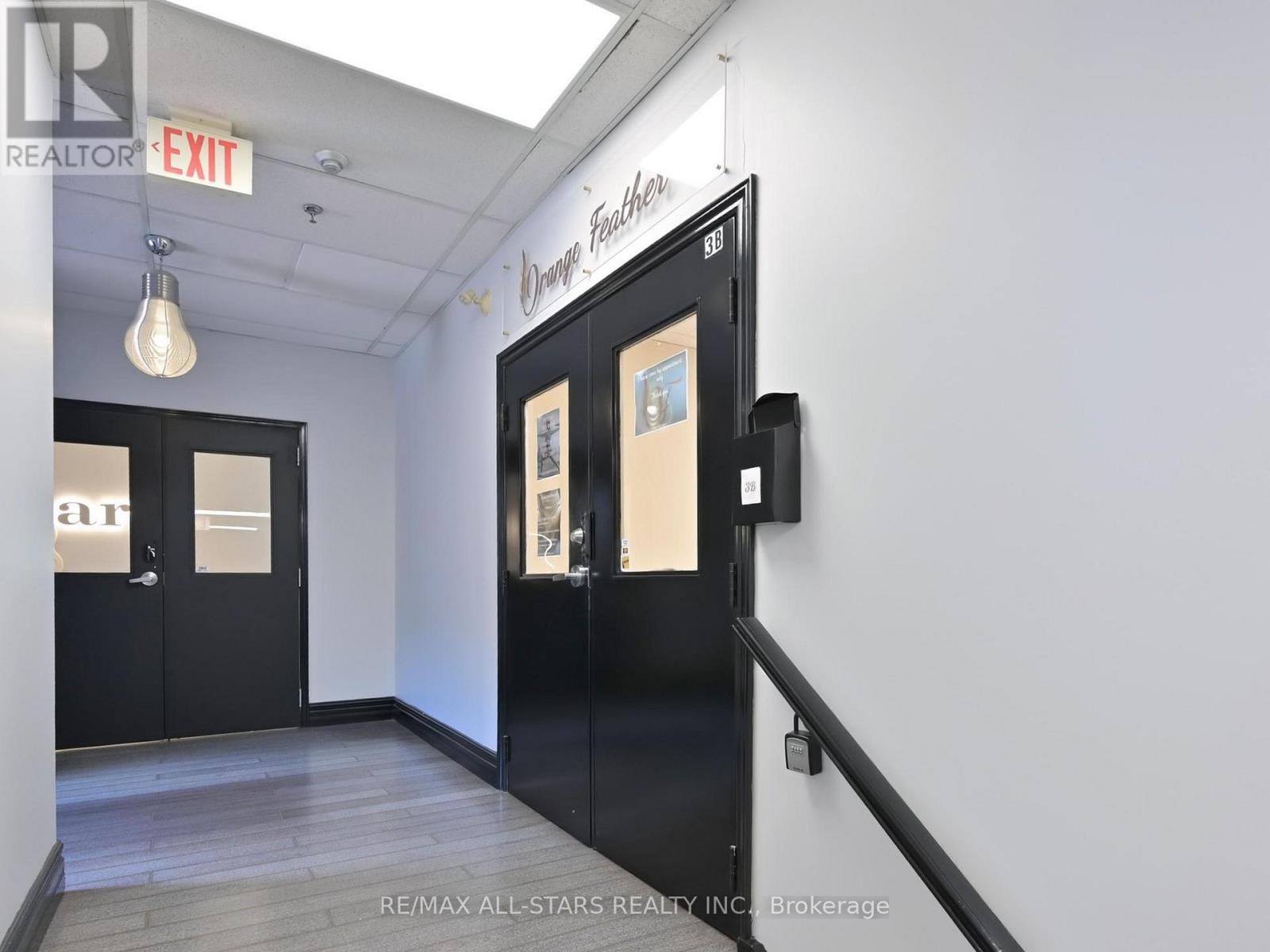 3a - 38 Wellington Street E, Aurora, Ontario  L4G 1H5 - Photo 5 - N12487280