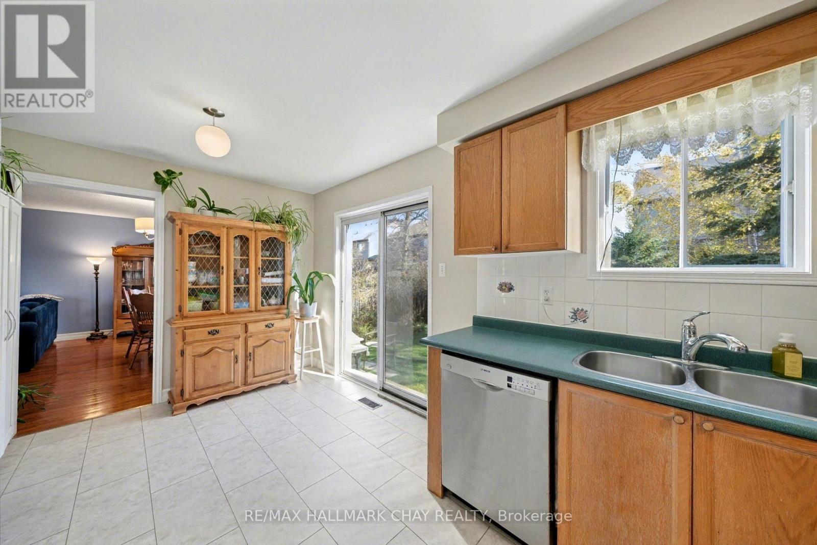 29 Daniele Avenue N, New Tecumseth (Beeton), Ontario  L0G 1A0 - Photo 13 - N12487283