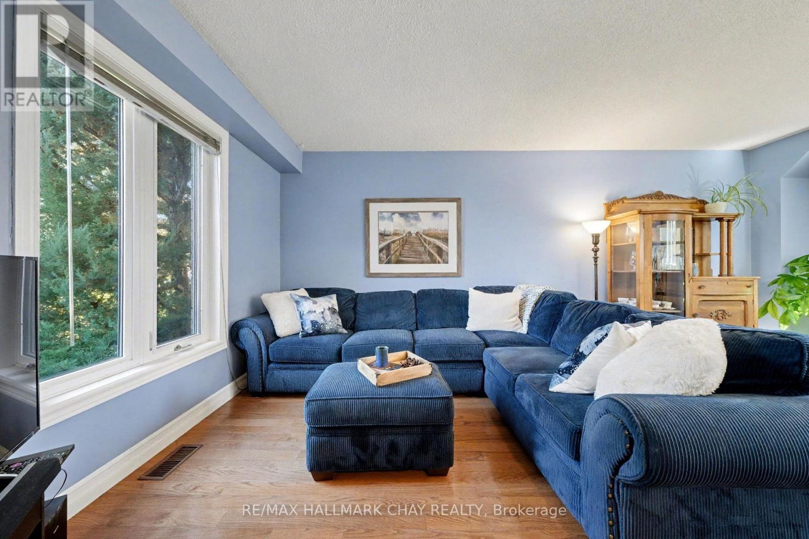 29 Daniele Avenue N, New Tecumseth (Beeton), Ontario  L0G 1A0 - Photo 16 - N12487283